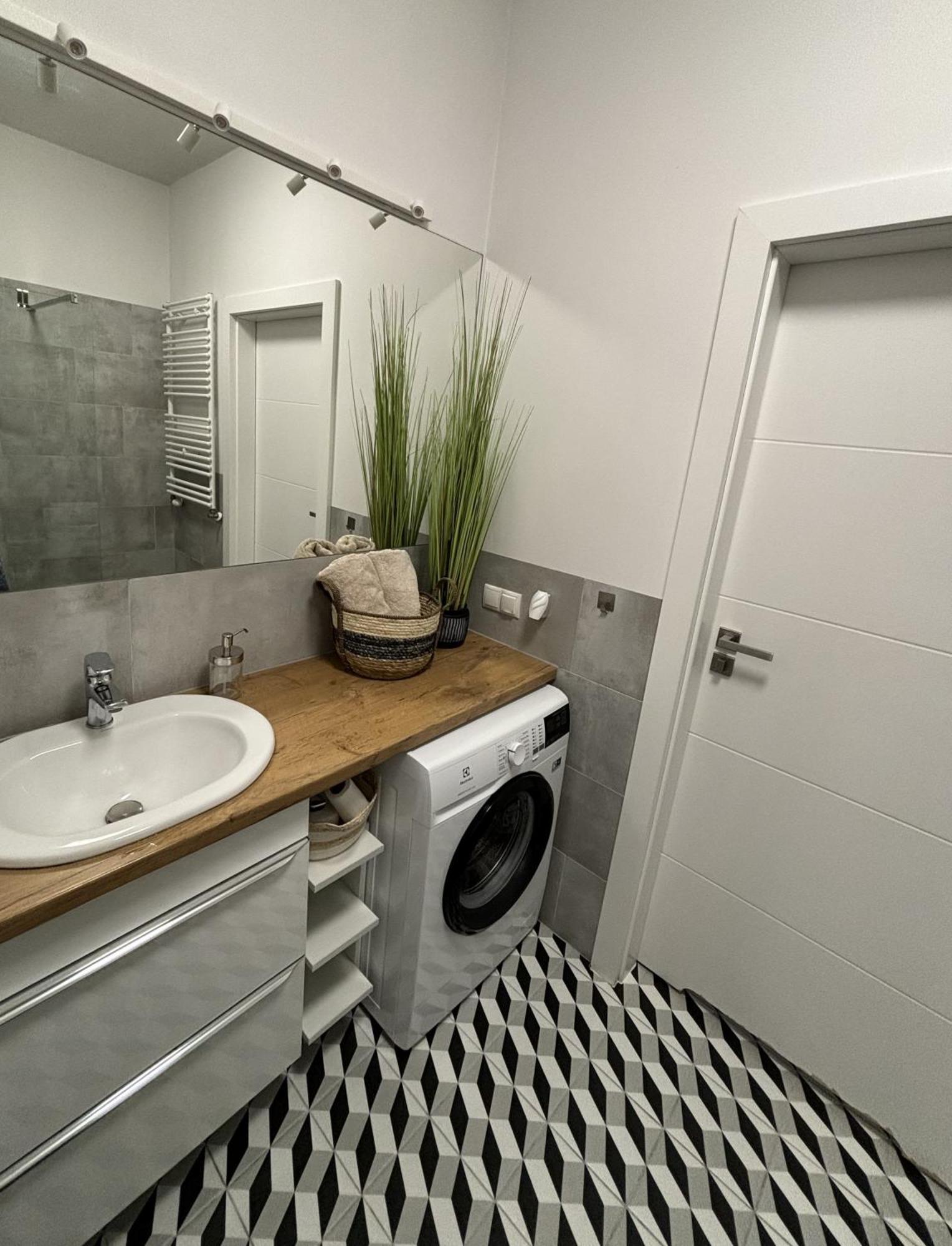 Garbary Old Town Lux 106, Self Check-in 24h, Free Parking * Poznan